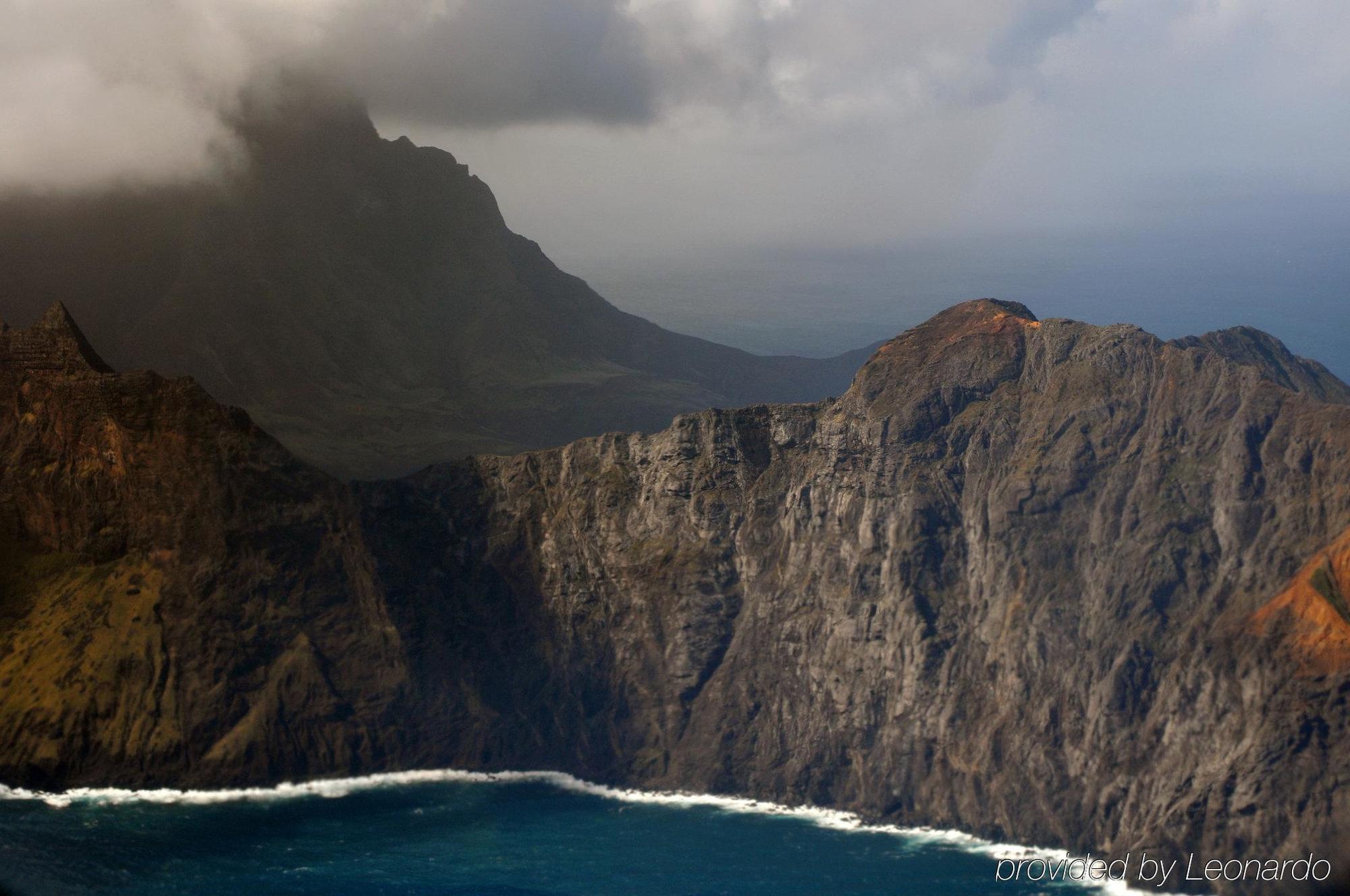 Crusoe Island Lodge Juan Fernandez Exterior photo